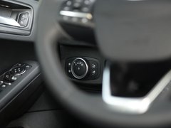 2019款 三厢 EcoBoost 180 自动锋潮型