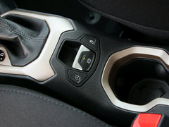 2018款 互联大屏版 180T 自动高能版