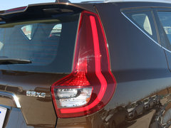 2018款 1.8L 手动4G互联尊贵型