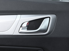 2018款 1.8L 手动4G互联尊贵型