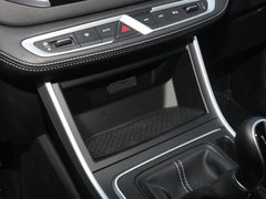 2018款 1.8L 手动4G互联尊贵型