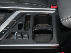 2018款 1.8L 手动4G互联尊贵型