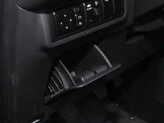 2018款 1.8L 手动4G互联尊贵型