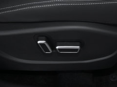 2018款 1.8L 手动4G互联尊贵型