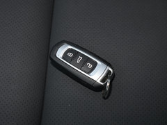 2018款 1.8L 手动4G互联尊贵型
