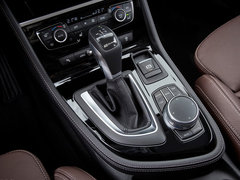 2019款 220i 领先型