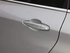 2019款 220i 领先型