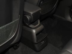 2019款 220i 领先型