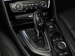 2019款 220i 领先型