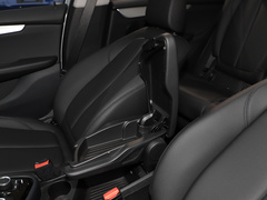 2019款 220i 领先型