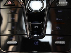 2020款 EV 四驱高性能版旗舰型
免税
