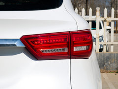 2018款 1.5T 自动领耀版