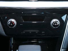 2018款 1.5T 自动领耀版