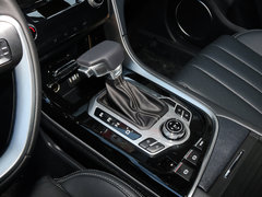 2018款 1.5T 自动领耀版