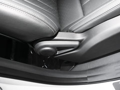 2018款 1.5T 自动领耀版