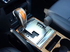 2019款 3.0L 自动尊贵版