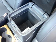2019款 3.0L 自动尊贵版