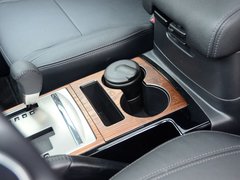2019款 3.0L 自动尊贵版