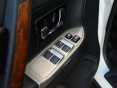 2019款 3.0L 自动尊贵版