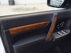 2019款 3.0L 自动尊贵版
