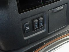 2019款 3.0L 自动尊贵版