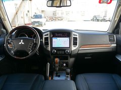 2019款 3.0L 自动尊贵版