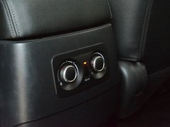 2019款 3.0L 自动尊贵版