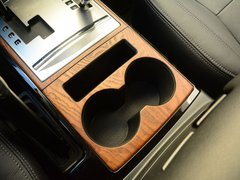 2019款 3.0L 自动尊贵版