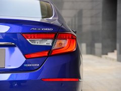2018款 锐·混动 2.0L 锐尊版 国V