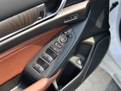 2018款 锐·混动 2.0L 锐尊版 国V