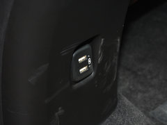 2018款 18T 5座豪华型