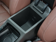 2018款 18T 5座豪华型