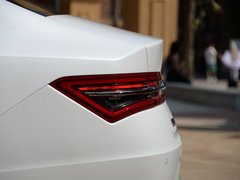 2018款 DM 1.5TI 自动智联锐动型