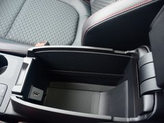 2019款 三厢 EcoBoost 180 自动ST Line