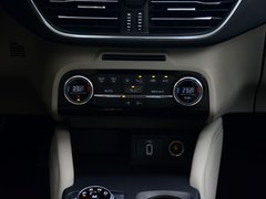 2019款 三厢 EcoBoost 180 自动锋耀型