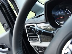2018款 2.0T 自动行政版 