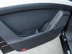 2018款 2.0T 自动行政版 