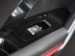 2018款 1.5T 手动炫色型