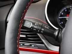 2018款 1.5T 手动炫色型