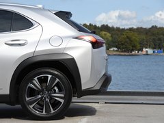2019款 260h 探·酷版 国V