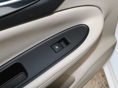 2019款 三厢 15S 自动领先型