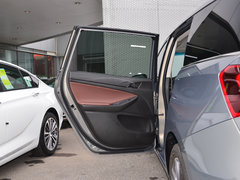 2019款 18T 6座互联尊贵型