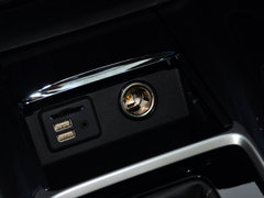 2019款 18T 6座互联尊贵型