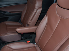 2019款 18T 6座互联尊贵型
