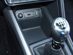 2019款 1.6L 手动梦想型