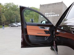 2019款 XFL 2.0T 300PS 四驱奢华版