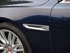 2019款 XFL 2.0T 300PS 四驱奢华版