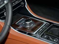 2019款 XFL 2.0T 300PS 四驱奢华版