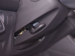 2019款 1.5L 手动4G互联朗越版