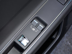 2019款 XFL 2.0T 250PS 两驱豪华版